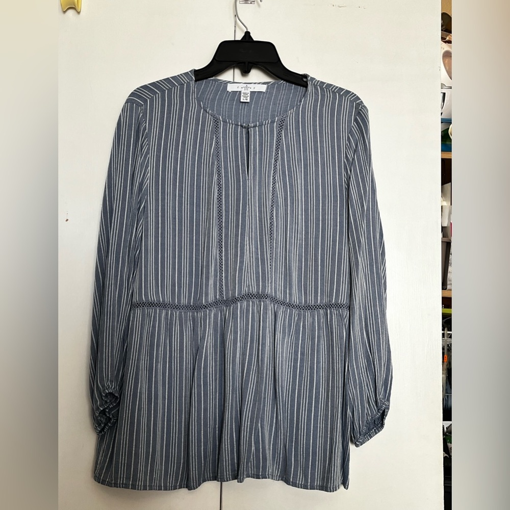 Women’s Blue striped 3/4 sleeve too, Sz Lg